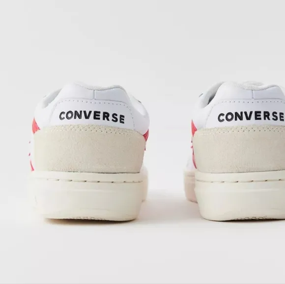 Converse Women's Pro Blaze Classic Sneaker Size 7.5