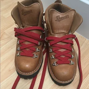COPY - Danner Brown Leather Hiking Boots with Red Laces Suze 9