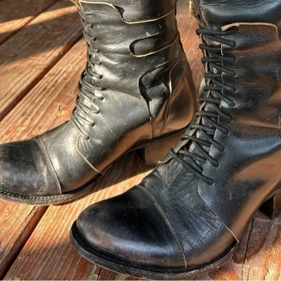 COPY - Free bird distressed saddle boots🌸🌸