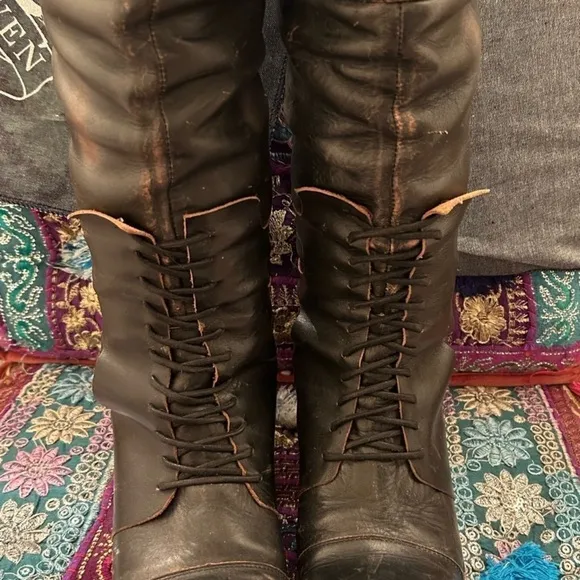 COPY - Free bird distressed saddle boots🌸🌸