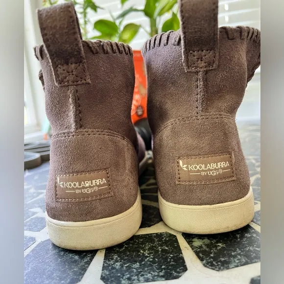 COPY - Kookaburra by UGG Rylee suede ankle sneaker. Size 10, gray, slip on unli…