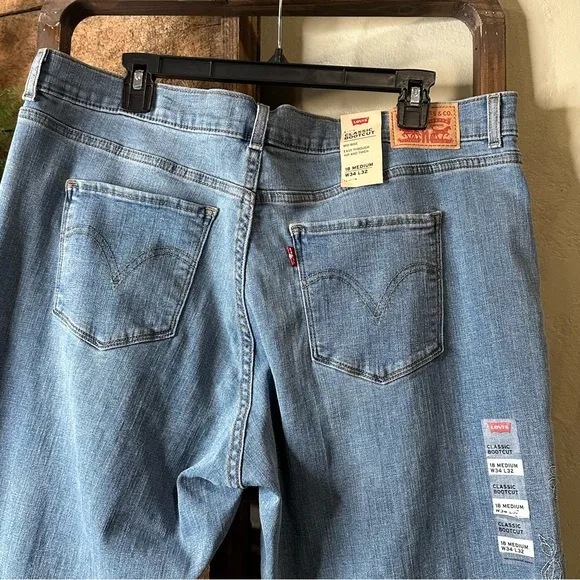 COPY - Levi's Embroidered High Rise Light Wash Boot Cut Jeans 18 Tall NWT