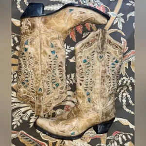 CORRAL Leather Distressed Butterfly Boots Women’s Size 9.5M