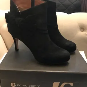 Corso Como boots !!!FIRM