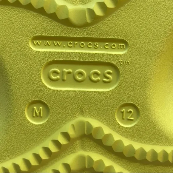 Crocs Classic All Terrain Sandals Yellow with Zipper Pouch Men’s Size 12