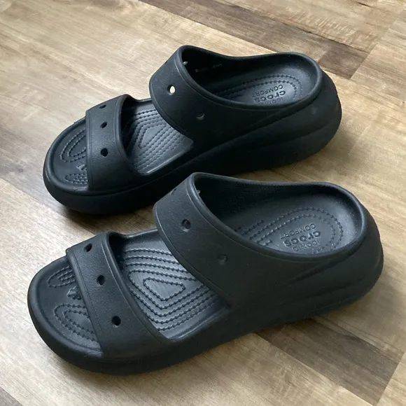 [Crocs] Classic Crush Sandals in Black Women's 9
