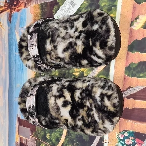 Crocs Classic Fur Clogs Sandals Animal Print NWT Size 8