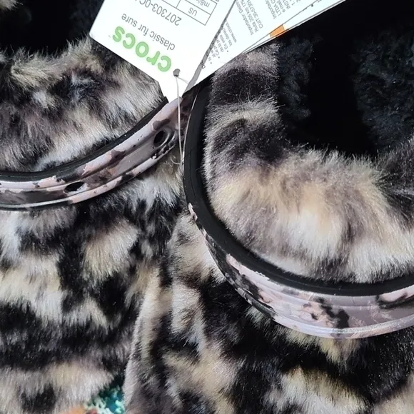 Crocs Classic Fur Clogs Sandals Animal Print NWT Size 8