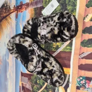 Crocs Classic Fur Clogs Sandals Animal Print NWT Size 8