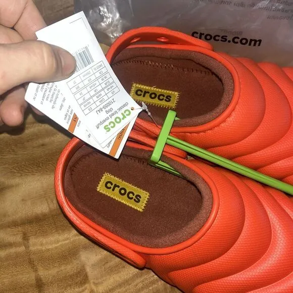 Crocs CLASSIC LINED OVERPUFF CLOGS🔥New Crocs Lava Orange Sandals Shoes‎ Sliden