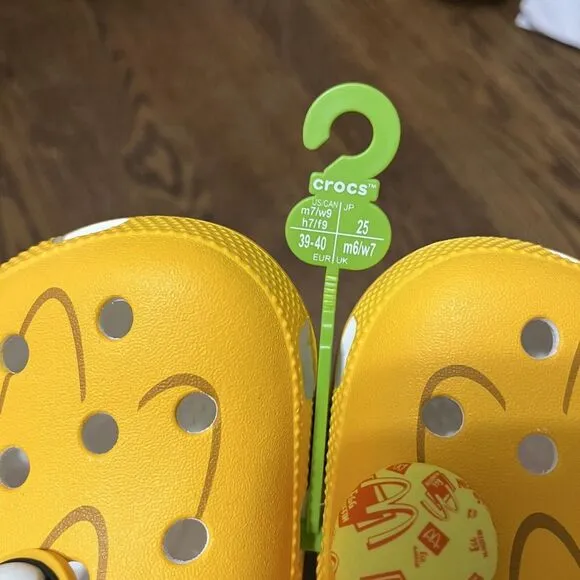 Crocs Classic McDonald's Birdie 208696-730 Unisex US M7/W9‎ Clogs Yellow Sandals