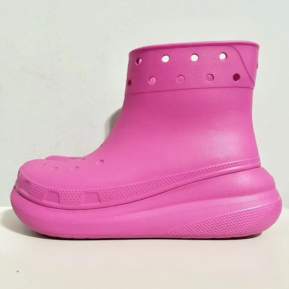 Crocs Classic Men’s Size 10 Women’s 12 Pink Crush Lifestyle Comfort Rain Boots