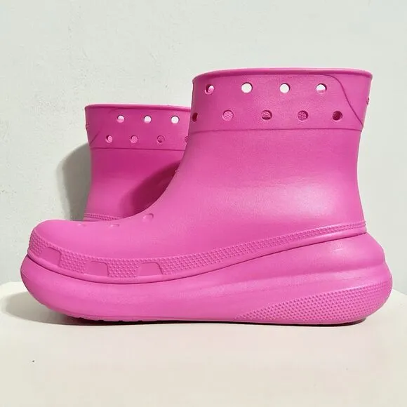 Crocs Classic Men’s Size 10 Women’s 12 Pink Crush Lifestyle Comfort Rain Boots