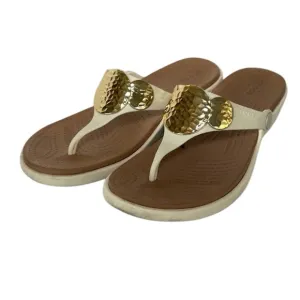 Crocs Sanrah Wedge Thong Sandals White Gold Medallion Comfort Shoes Women’s 8