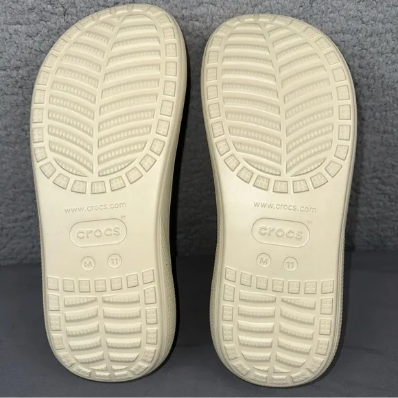 Crocs Shoes Mens 11 Beige Crush Two Strap Sandals Classic Vacation Travel Boho
