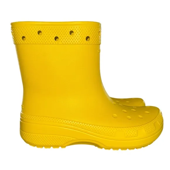 Crocs unisex classic boots in sunflower bright yellow