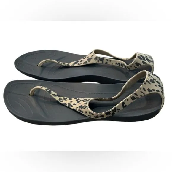Crocs Womens 9 Sexi Serena Sandals Leopard Flip Flop Thong Slingback Flat Shoe