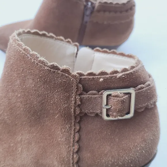 CROWN &amp; IVY Kaylen chestnut suede zip ankle booties