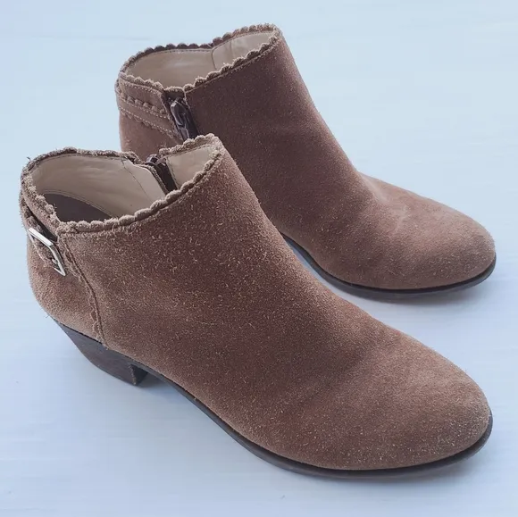CROWN &amp; IVY Kaylen chestnut suede zip ankle booties