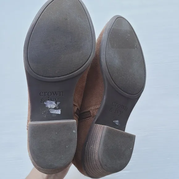 CROWN &amp; IVY Kaylen chestnut suede zip ankle booties