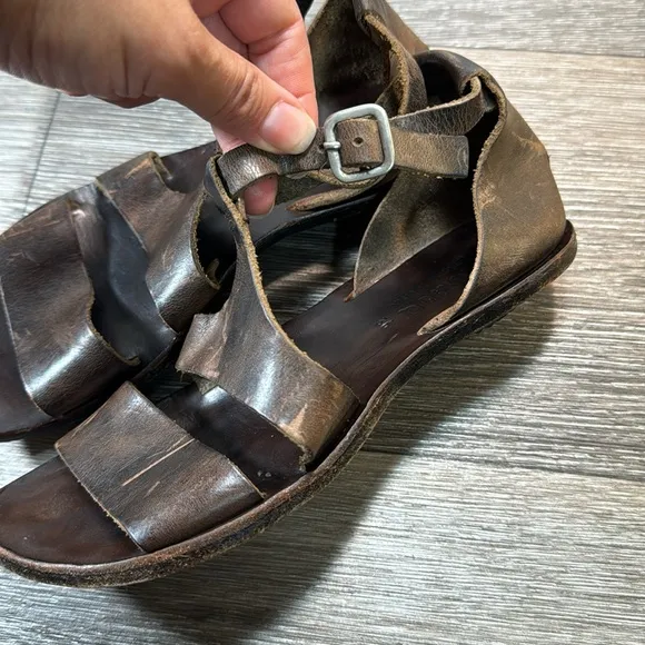 CYDWOQ brown leather sandals made in USA woman’s size 36 (d95)