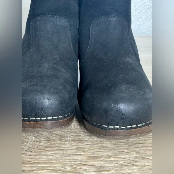 Dansko Bettie Women's 38 US 7.5-8 Black Nubuck Leather Sheepskin Ankle Boots