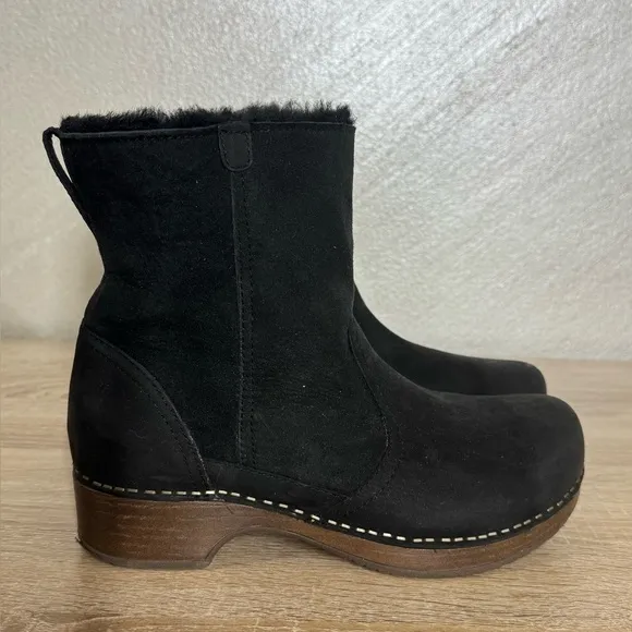 Dansko Bettie Women's 38 US 7.5-8 Black Nubuck Leather Sheepskin Ankle Boots