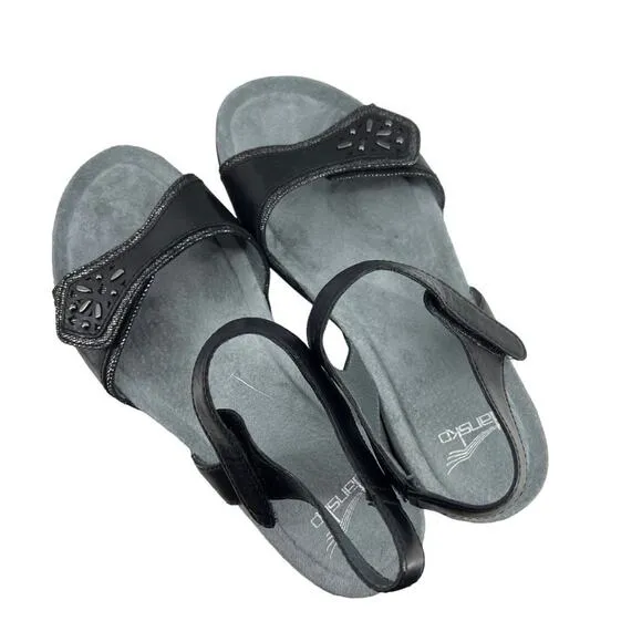 Dansko Blythe Black Leather Flat Sandals Size 36 STYLE 1112020200