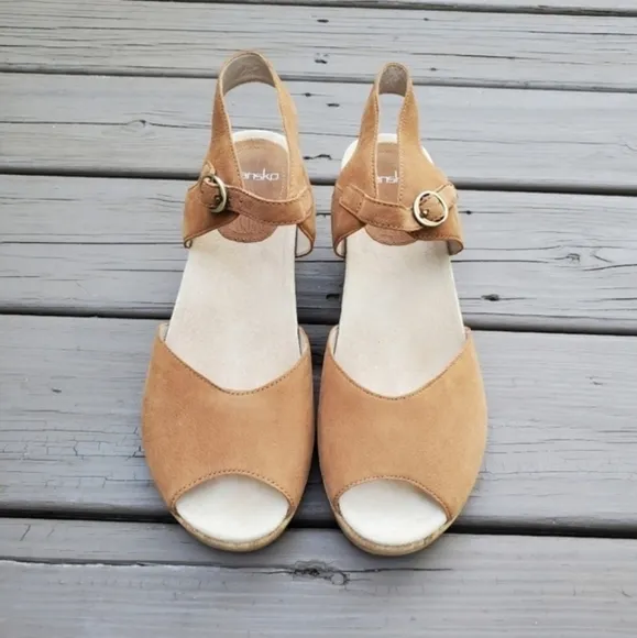 Dansko Charlotte Camel Tan Nubuck Suede Leather Boho Buckle Wedge Sandals 42