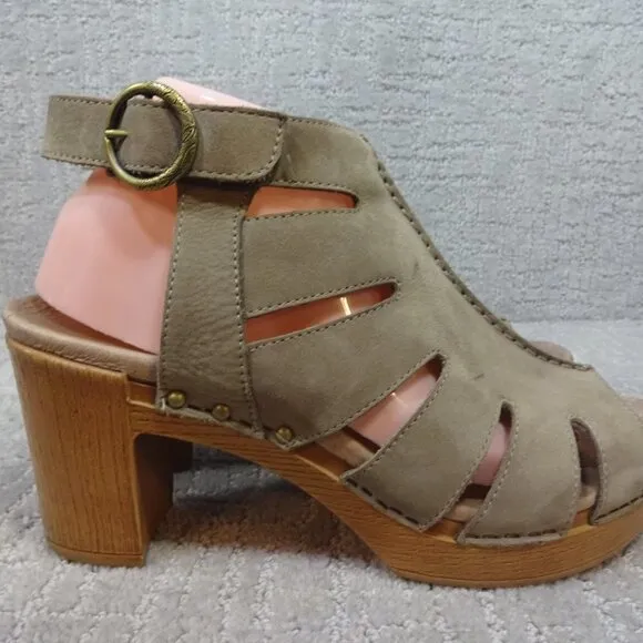 Dansko Demetra Women's Size 41/10 Taupe Leather Block High Heel Platform Sandals