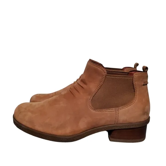 Dansko Tan Leather Slip-On Chelsea Ankle Booties Boots Women's 7-7.5, EU 38