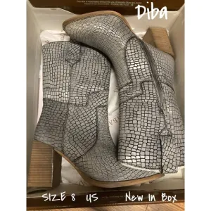 Diba True Leather Mid Calf Western Boots croc embossed Size 8 US New In Box