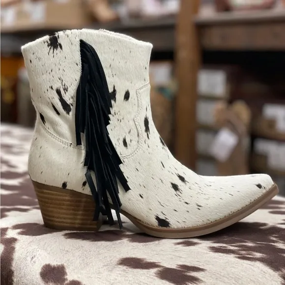 Dingo Hair We Go Boots Cowboy Cowgirl Western Fringe Leather Cow Hair Black 8.5