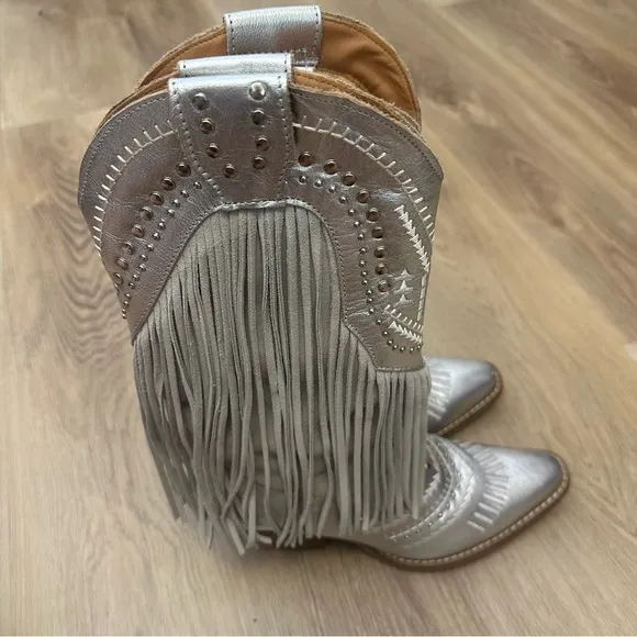 Dingo Silver Metallic Leather Cowboy Boots with Fringe size 7.5