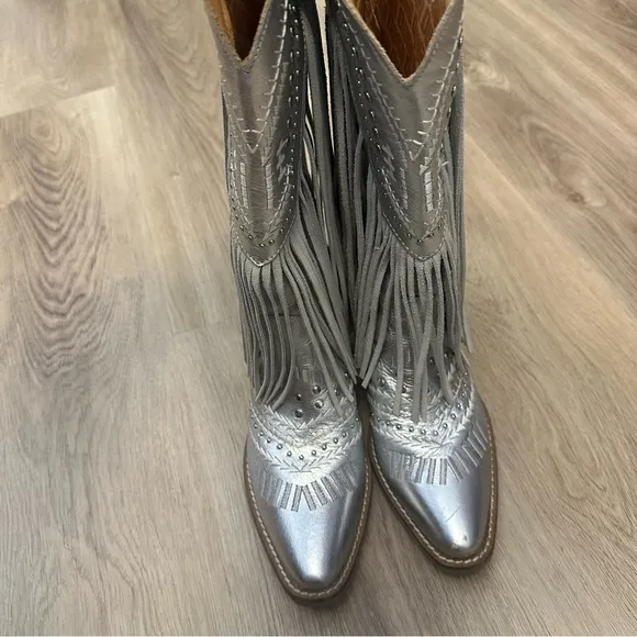 Dingo Silver Metallic Leather Cowboy Boots with Fringe size 7.5