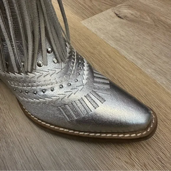 Dingo Silver Metallic Leather Cowboy Boots with Fringe size 7.5