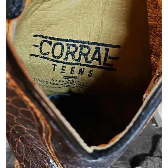DISTRESSED BEAUTIFUL CORRAL TEENS/GIRLS BOOTS