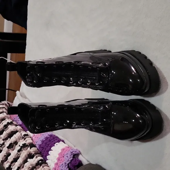 DKNY Boots 🖤