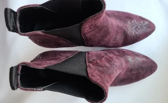 DKNY New Alani Booties Garnet Red Leather Slip On Snake Print Heel Size 7.5
