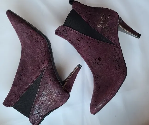 DKNY New Alani Booties Garnet Red Leather Slip On Snake Print Heel Size 7.5
