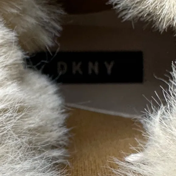 DKNY Women's BAX Wedge Bootie Suede Pointed Toe Ankle Faux Fur Boots 7.5