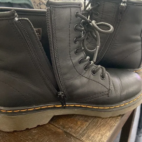 Doc Martens classic black boots size 3 kid