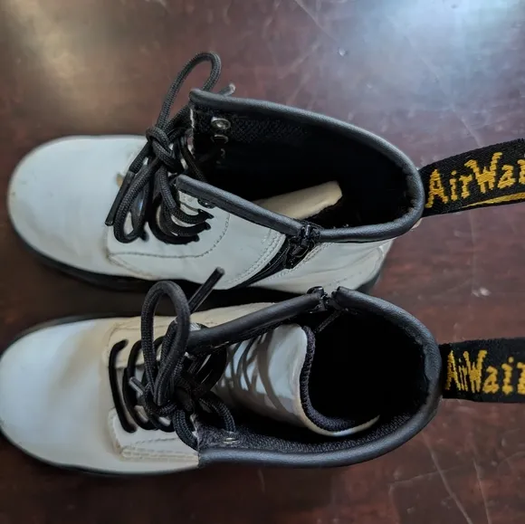 Doc Martens Kid White‎ Leather Boots