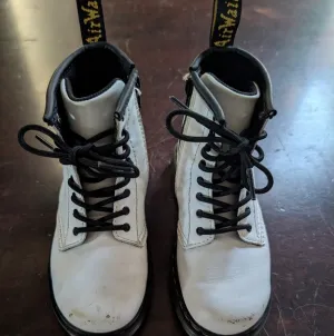 Doc Martens Kid White‎ Leather Boots