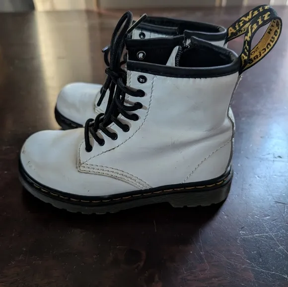 Doc Martens Kid White‎ Leather Boots