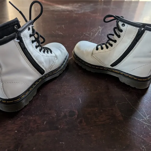 Doc Martens Kid White‎ Leather Boots