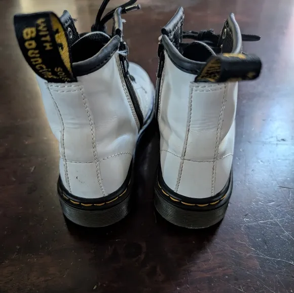 Doc Martens Kid White‎ Leather Boots