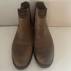 Dockers leather pull on boots size 8.5M