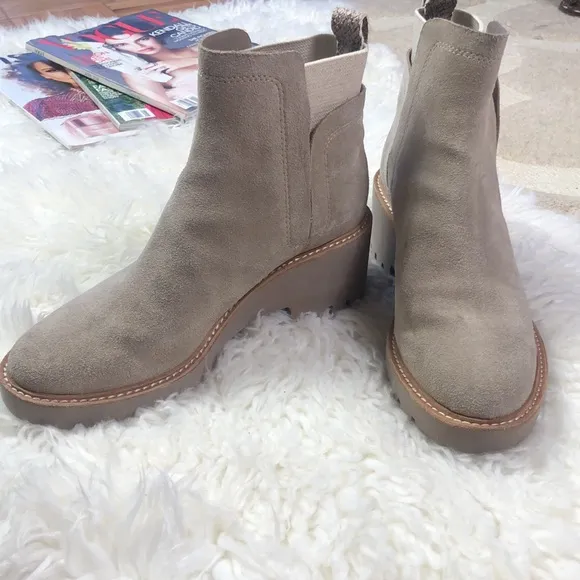 DOLCE VITA HUEY H20 BOOTS IN MUSHROOM SUEDE