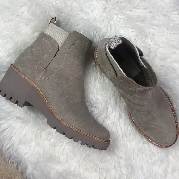 DOLCE VITA HUEY H20 BOOTS IN MUSHROOM SUEDE